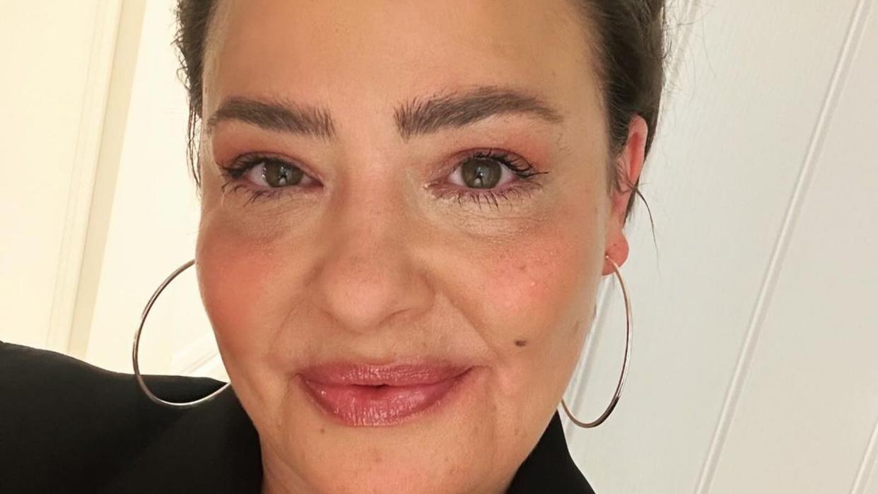 Lisa Armstrong poses in selfie