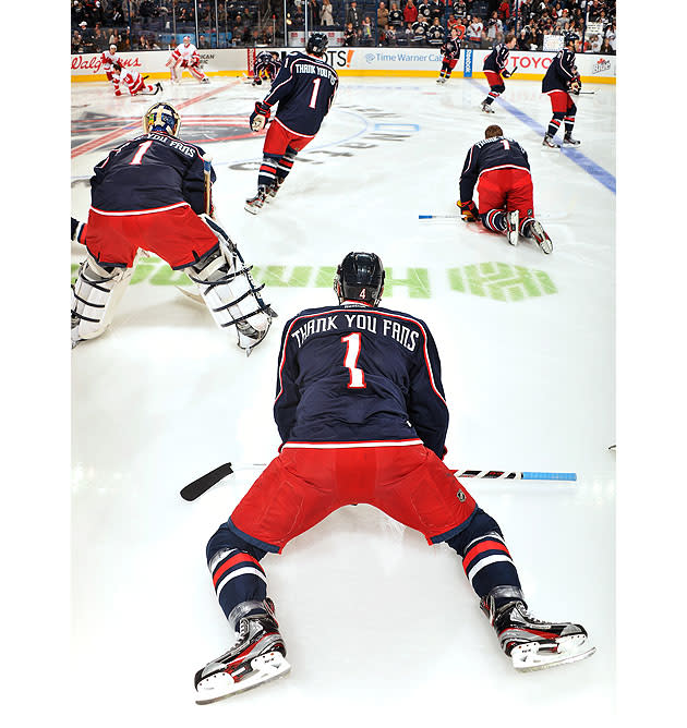 When did hockey fans start wearing jerseys