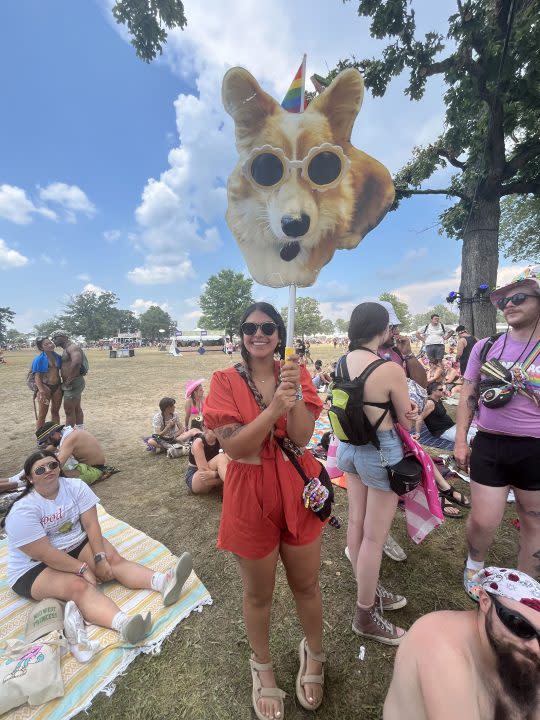 Jenna Gallegos of Wichita, KS, brought her Corgi Piper as her totem (Source: WKRN)