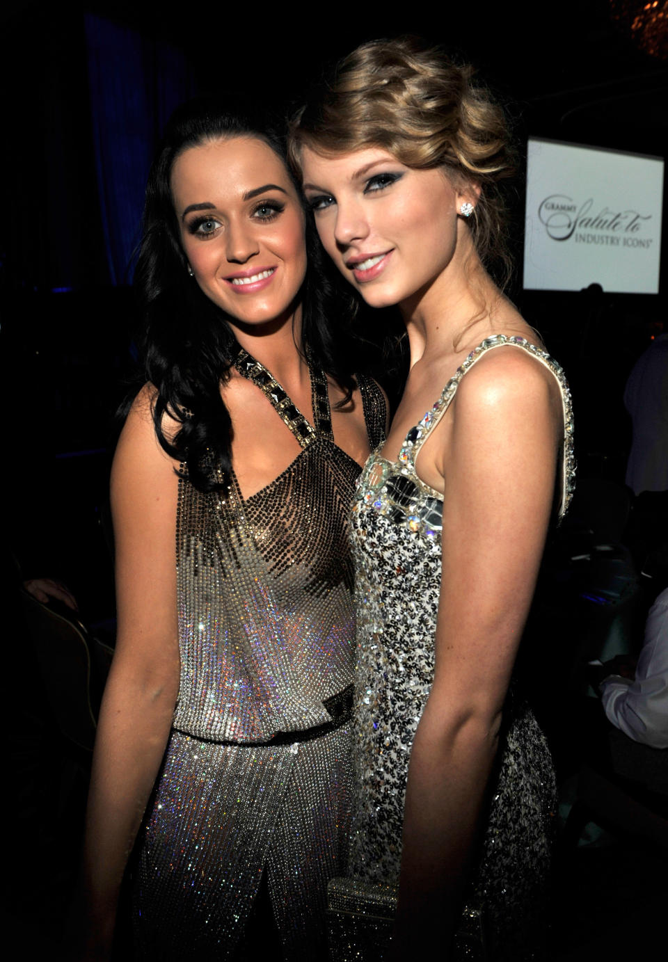 La relación comenzó a torcerse durante la gira de 2012 y 2013 de Taylor, llamada Red. Katy Perry acusó a su hasta entonces amiga de robarle un par de bailarines que habían trabajado anteriormente con ella y Swift se lo tomó como un ataque personal y un intento de sabotear sus conciertos. (Foto: Kevin Mazur / WireImage / Getty Images).