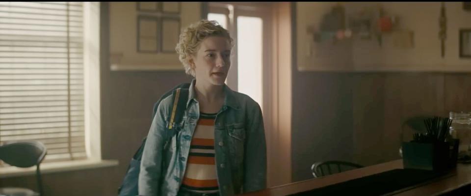 julia garner, the royal hotel