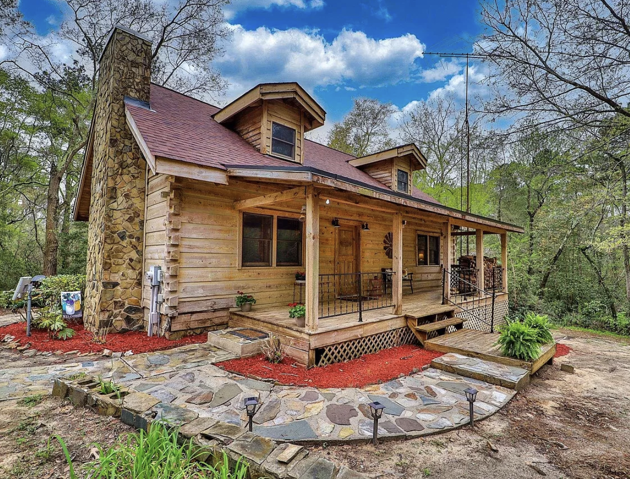 South Carolina: The 3-Bedroom Cabin with a Pond