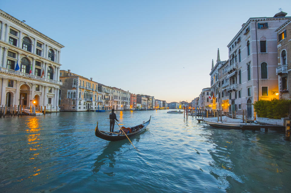威尼斯運河上的貢多拉。（示意圖／Getty Images）