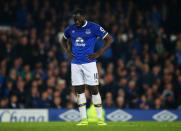 <p>Bei Chelsea hat die Verpflichtung von Romelu Lukaku oberste Priorität. Der Stürmer von Everton soll beim englischen Meister Diego Costa ersetzen! Von einer Einigung sind die beiden Premier-League-Klubs allerdings noch weit entfernt. Nach “Goal”-Informationen verlangen die “Toffees” 115 Millionen Euro für ihren Torjäger. Chelsea ist bislang allerdings nicht bereit, die Forderung zu erfüllen. (Getty Images)</p>