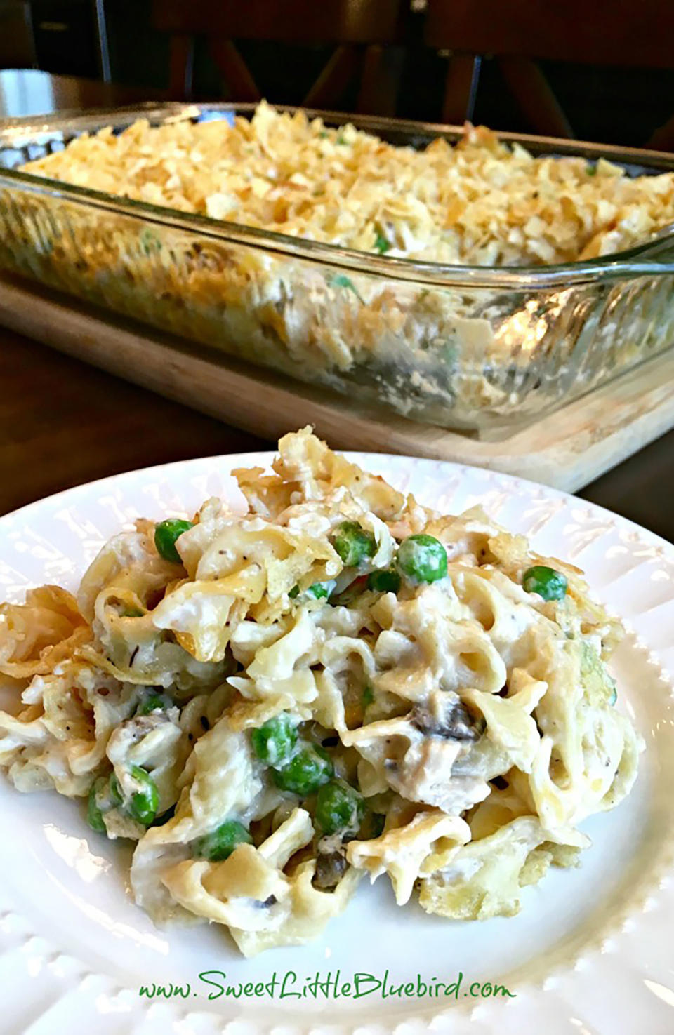 Old-Fashioned Tuna Noodle Casserole