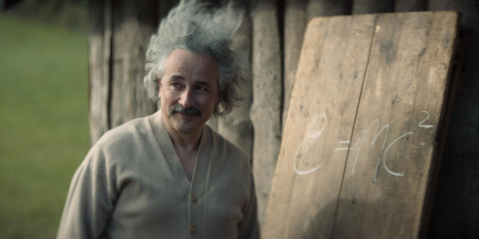 Einstein and the Bomb. Aidan McArdle as Albert Einstein in Einstein and the Bomb. Cr. Courtesy of Netflix © 2024