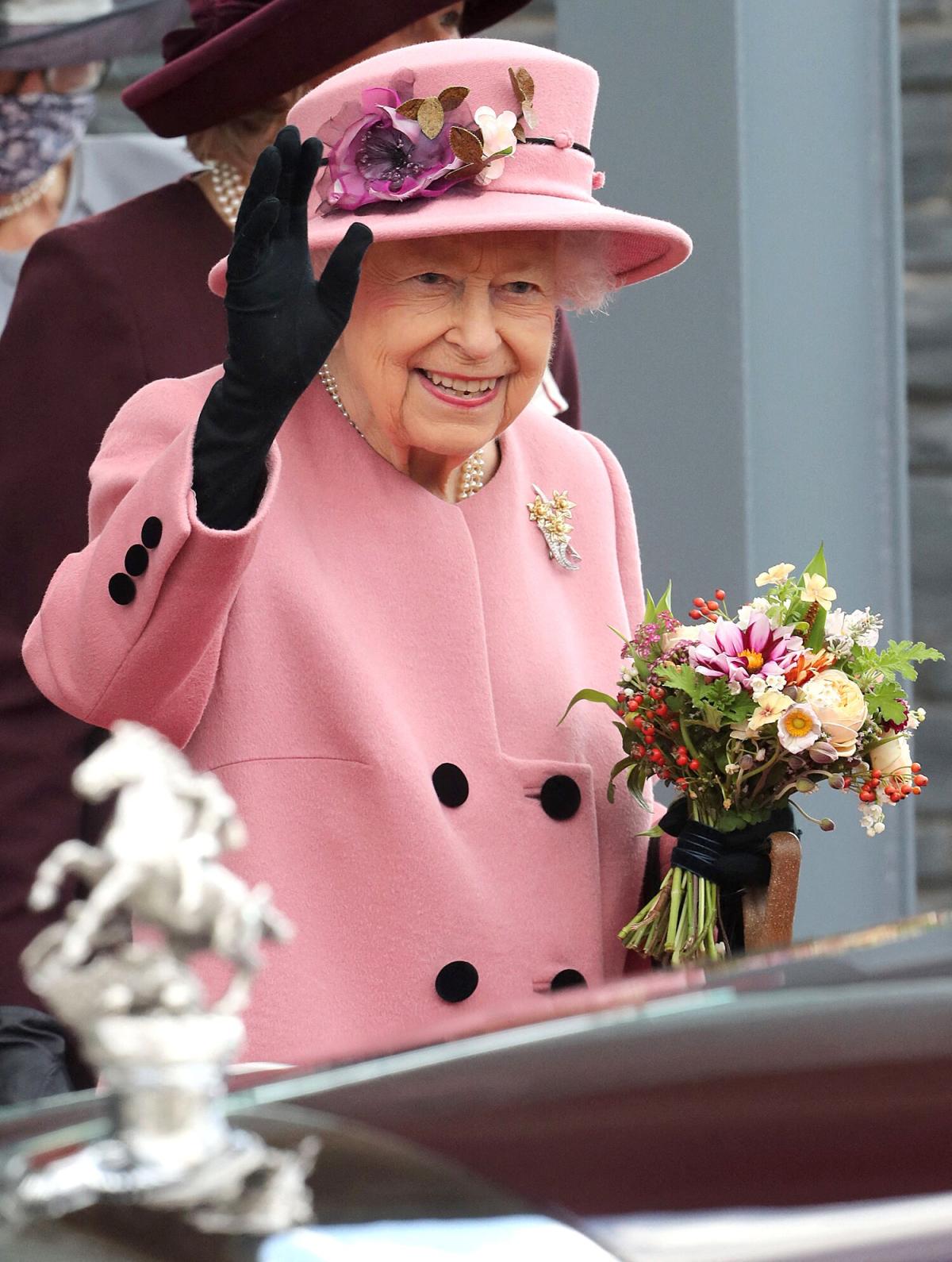 Queen Elizabeth Is Pretty in Pink as She Arrives to 21-Gun Salute in Wales