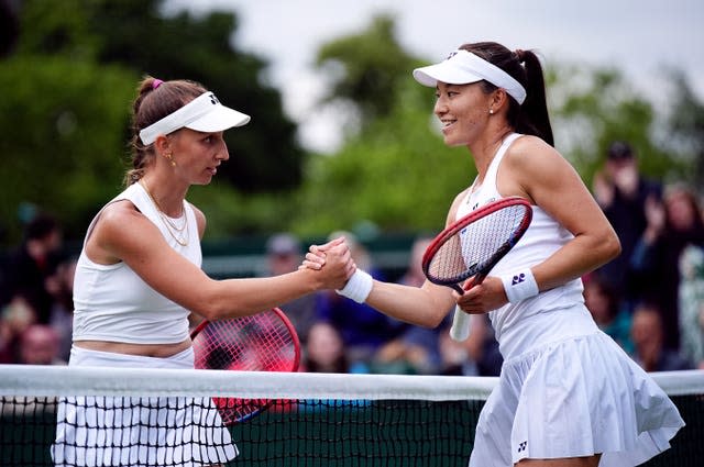 Lily Miyazaki is congratulated by Tamara Korpatsch 