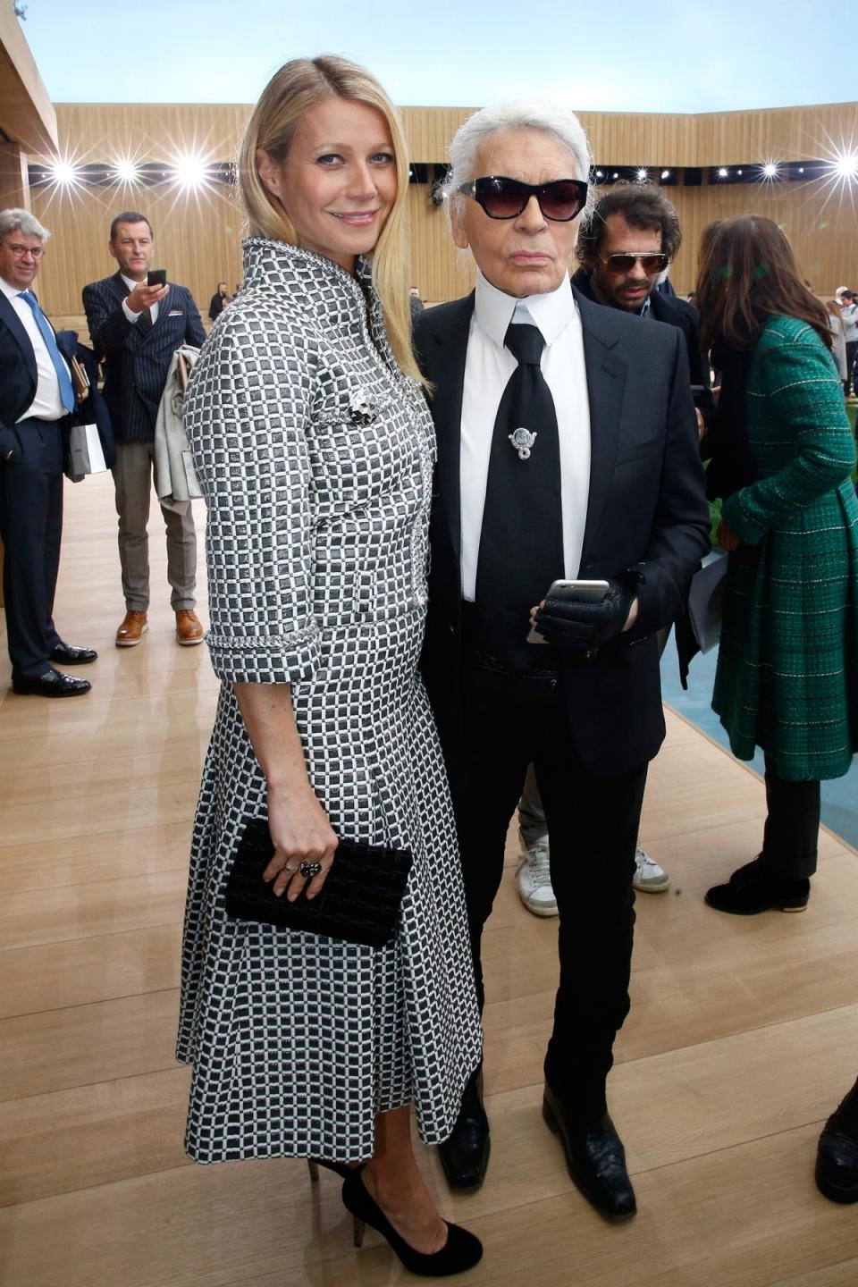 Gwyneth Paltrow with late Chanel creative director Karl Lagerfeld (Getty Images)