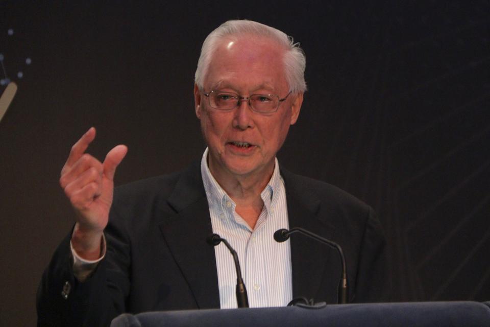 Emeritus Senior Minister Goh Chok Tong during his speech at the Chiam See Tong Sports Fund gala dinner. (PHOTO: Dhany Osman/Yahoo News Singapore)