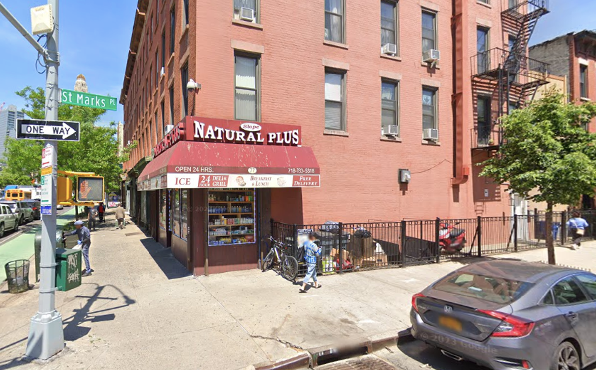 Slope Natural Plus deli in Brooklyn, New York, where Samyia Spain was fatally stabbed (Google Maps)