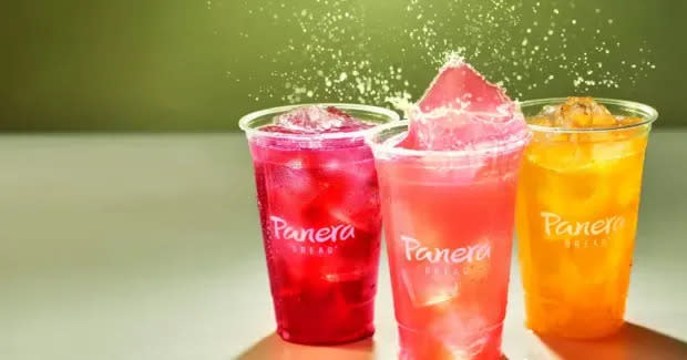 <strong>莎拉去年9月和朋友到連鎖麵包店Panera Bread用餐，點了一杯「能量檸檬水」。（圖／《紐約郵報》）</strong>