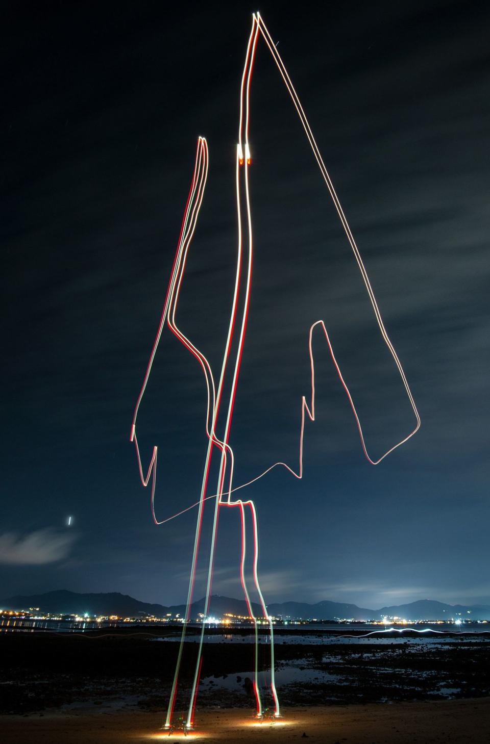 David Bowen's&nbsp;drone drew what looked like a tree in the sky. (Photo: Umeed Mistry)