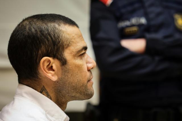 Convicted of rape, ex-Brazil star Dani Alves freed on bail for 1 mn euros:  court - Yahoo Sports