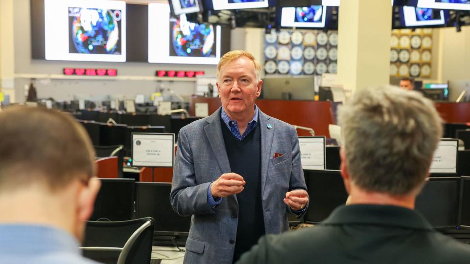 Retired Adm. James Foggo speaks with members of the media during an Aug. 11 tour of the Naval Warfare Development Center during Large Scale Exercise (LSE) 2023 in Norfolk, Va. (Chief Mass Communication Specialist Theodore Green/US Navy)