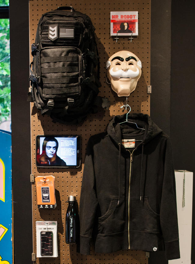 I Reproducere reservoir A Mr. Robot-Inspired Concept Shop Just Opened—and You Won't Believe What's  on Sale