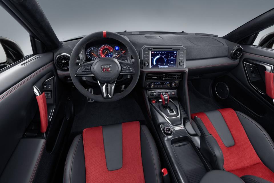 View 2020 Nissan GT-R Photos