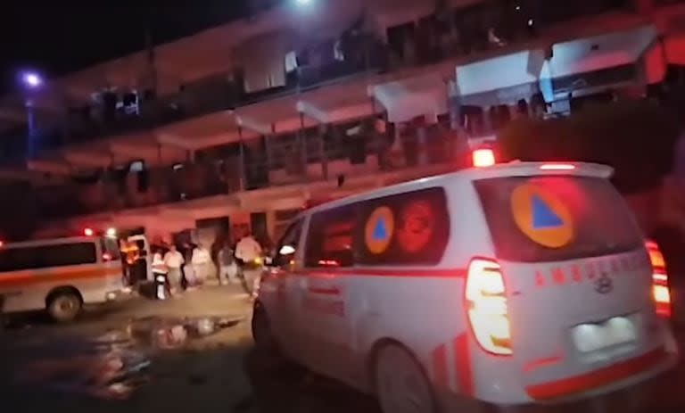 Las ambulancias llegan día y noche al Hospital Al-Shifa