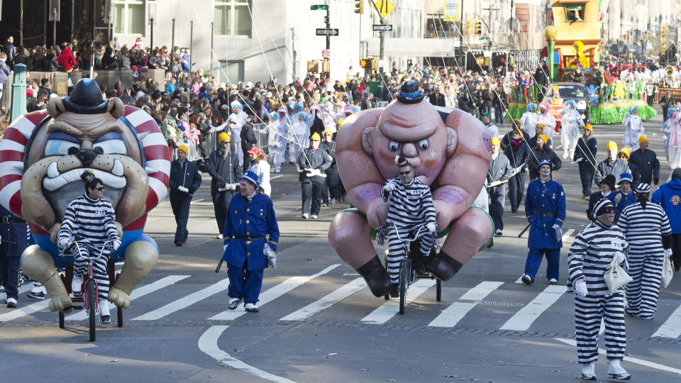 <p>Many people wouldn’t consider offering to work on Thanksgiving morning. However, more than 4,000 Macy’s employees from across the Northeast volunteer their time to the parade most years. Staffers serve in a wide variety of roles, including balloon handlers and balloon pilots.</p> <p>Despite the sheer volume of volunteers, each person is assigned a costume to wear during the parade. Operations are so well organized that each volunteer can get dressed and ready within a two-hour window.</p>