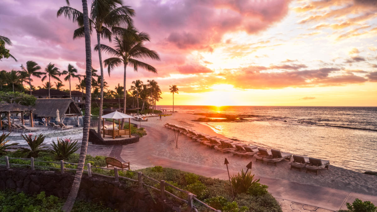 These Breathtaking Resorts Will Make Your Hawaiian Honeymoon Unforgettable 6179