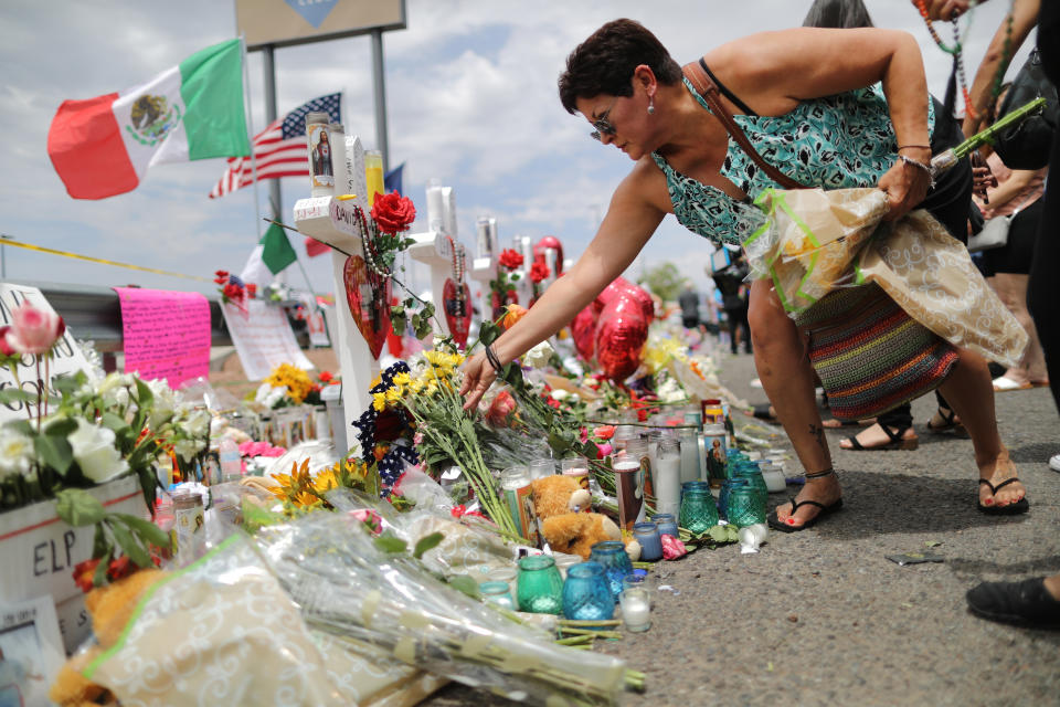 Ofrenda floral por las víctimas de la masacre de El Paso. (Mario Tama/Getty Images)