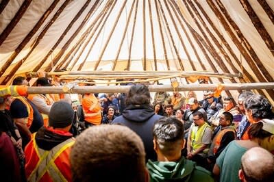 Figure 5: Celebration ceremony at Camp Shaakichiuwaanaan in partnership with the local Cree Community of Chisasibi. (CNW Group/Patriot Battery Metals Inc.)