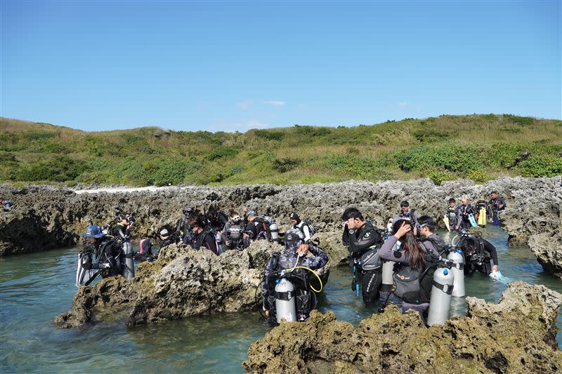 淨海因潛水客人潮多，因此海中垃圾相較去年少。（圖／台灣潛水提供）