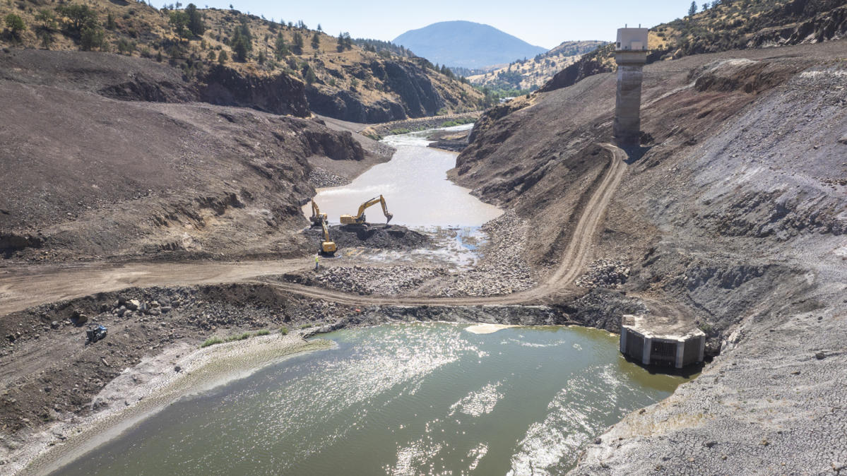 Workers breach key dams in Klamath, allowing salmon to swim freely for the first time in a century