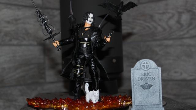 Toy Review: Mezco One: 12 Collective The Crow (& Bonus Figures)