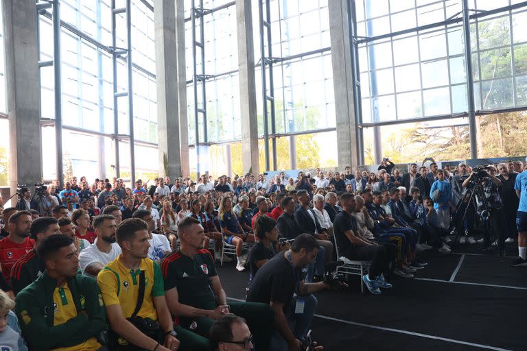 Jugadores de Primera División y el Ascenso, también ex jugadores del seleccionado, presentes en el homenaje de la AFA para Lionel Messi