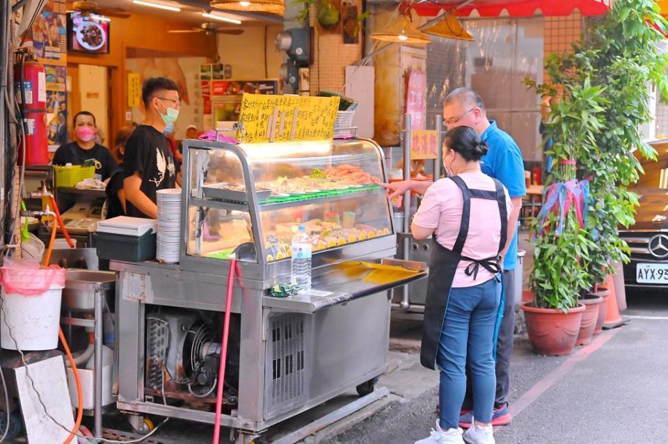 台中｜翁記剝骨鵝肉