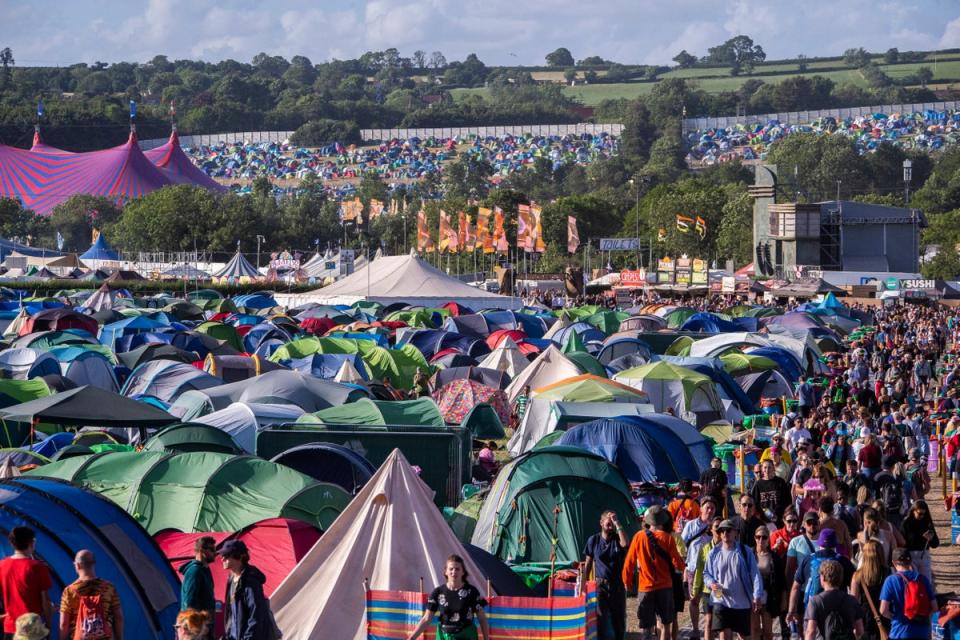 Crowds at Glastonbury 2022 (AP)