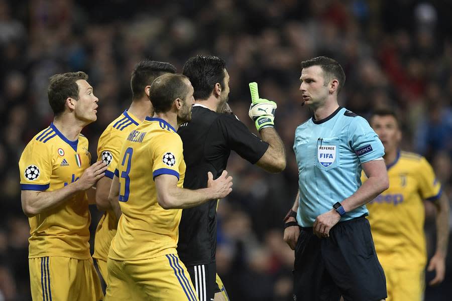 GIANLUIGI BUFFON wird bei Juventus Turin zur Torhüter-Legende - doch sein letztes Champions-League-Spiel für die Alte Dame findet ein unrühmliches Ende. Am 11. April 2018 bringt Buffon im Viertelfinal-Rückspiel bei Real Madrid eine Elfmeterentscheidung auf die Palme