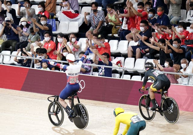  Jason Kenny acknowledges the crowd in Izu