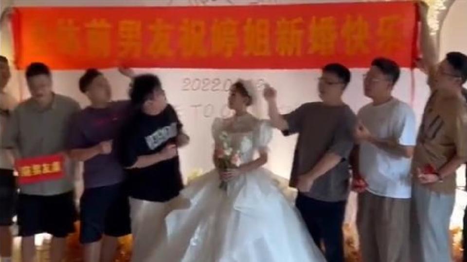大陸廣東日前一場婚禮新娘的9位前男友全都到場祝賀。（圖／翻攝自微博）