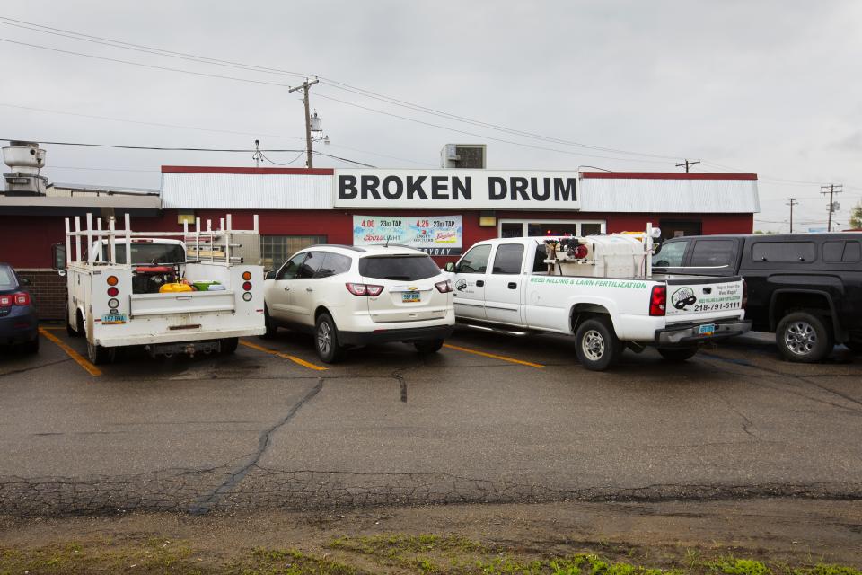 People have been hanging out at The Broken Drum for 13 years. Now, there's finally good food.