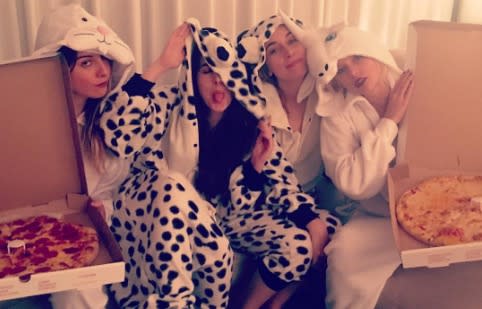 Taylor Swift’s Met Gala afterparty included onesies and pizza, because duh