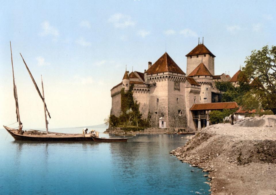INSPIRATION: Chateau de Chillon in Lake Geneva, Switzerland
