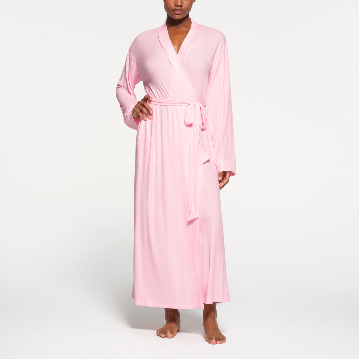 SKIMS SPORTY SATIN LONG ROBE | PYRITE