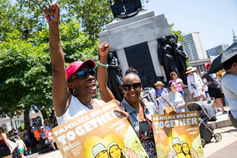 <p>Protesters rally against US President Donald Trump’s immigrant family separation policies in Philadelphia, Pa., June 30, 2018. (Photo: Dominick Reuter/AFP/Getty Images) </p>