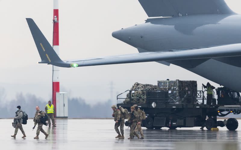 U.S. troops arrive in Poland to reinforce Eastern Europe allies