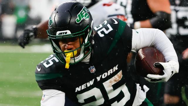 Ty Johnson says Jets cut him after surgery on torn pec