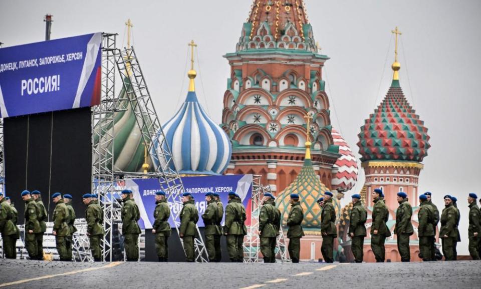 Russian soldiers stand on Red Square ahead of the ceremony to mark Moscow’s illegal annexation of Donetsk, Lugansk, Zaporizhzhia and Kherson.