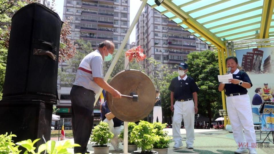 ▲0403地震造成花蓮災情嚴重，慈濟基金會在員林公園舉辦「花蓮震災」義賣愛心市集，所得全數捐作花蓮賑災之用。（記者陳雅芳攝）