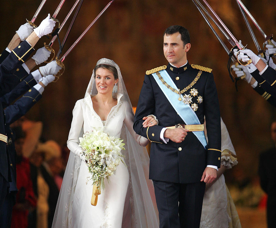 <p>La boda se celebró el 22 de mayo de 2004 en la Catedral de la Almudena bajo una intensa lluvia en Madrid que no pudo empañar el día más especial para los novios. (Foto: Gtres). </p>