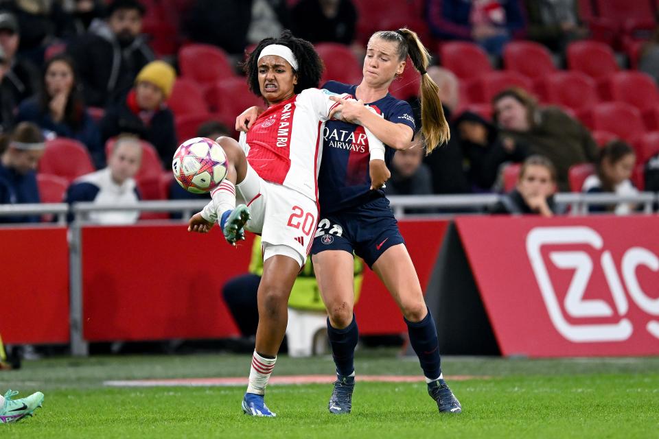 AMSTERDAM - (l-r) Lily Yohannes of Ajax, Jade le Guilly of Paris Saint-Germain during the UEFA women's Champions League Group C match between Ajax Amsterdam and Paris Saint Germain at the Johan Cruijff ArenA on November 15, 2023 in Amsterdam, Netherlands. ANP | Hollandse Hoogte | GERRIT VAN COLOGNE (Photo by ANP via Getty Images)