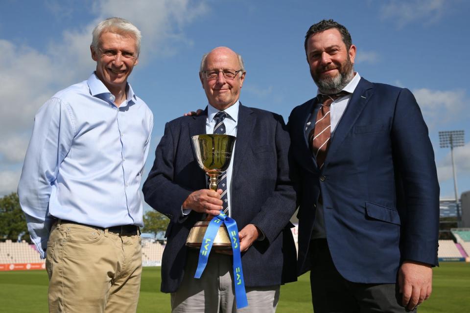 Oli Slipper (right) with the County Championship trophy (Getty Images for Surrey CCC)