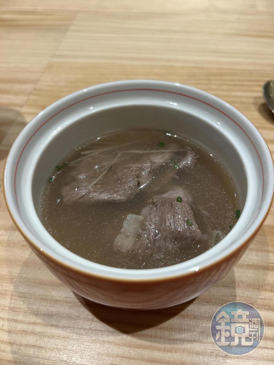 「和牛清湯」仿照台南牛肉湯，清甜暖胃。