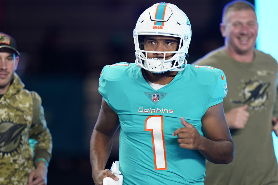 Miami Dolphins quarterback Tua Tagovailoa (1) came in during the third quarter of Thursday's game. (AP Photo/Wilfredo Lee)