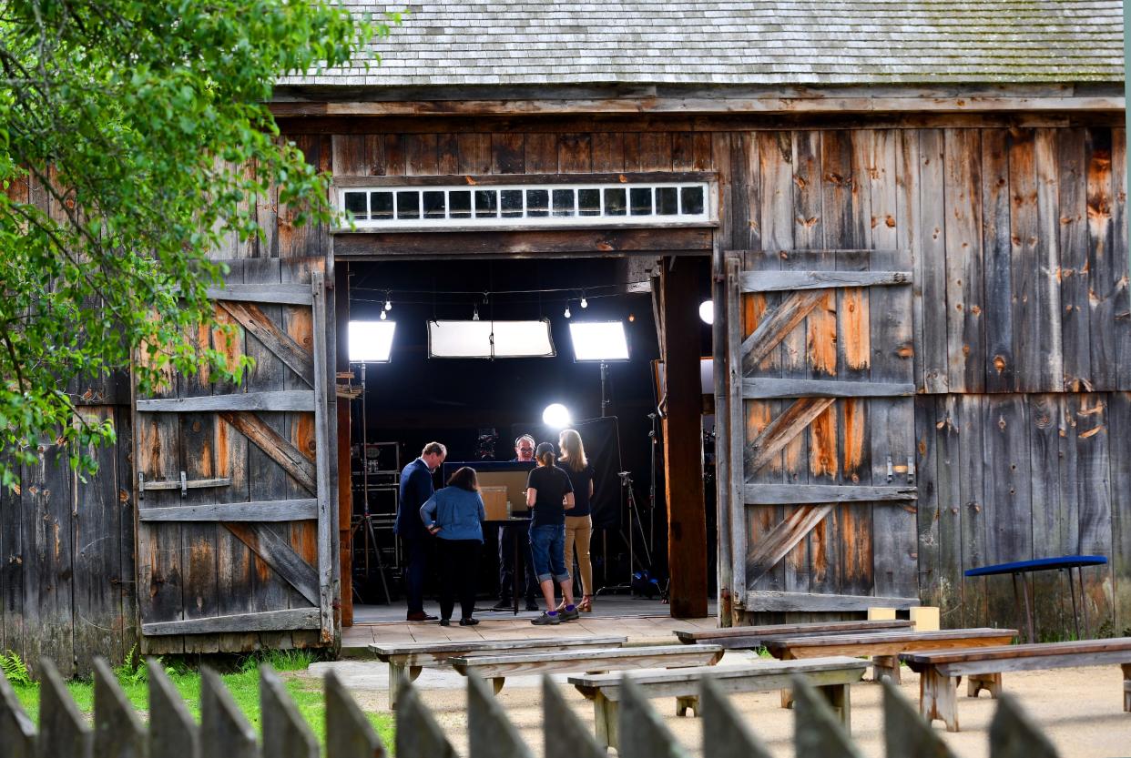 A barn becomes a studio during an “Antiques Roadshow” appraisal.